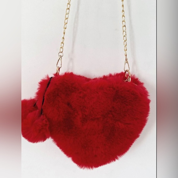 Red Faux Fur Headband And Heart Shaped Purse - Picture 6 of 6